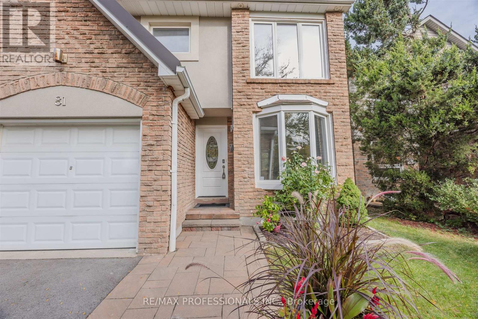 81 Millsborough Crescent, Toronto, Ontario  M9C 5E7 - Photo 2 - W12531938