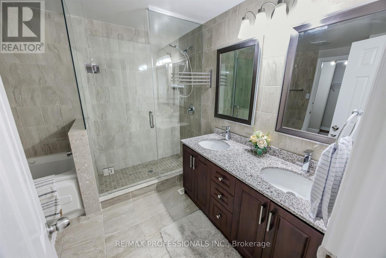 81 Millsborough Crescent, Toronto, Ontario  M9C 5E7 - Photo 24 - W12531938