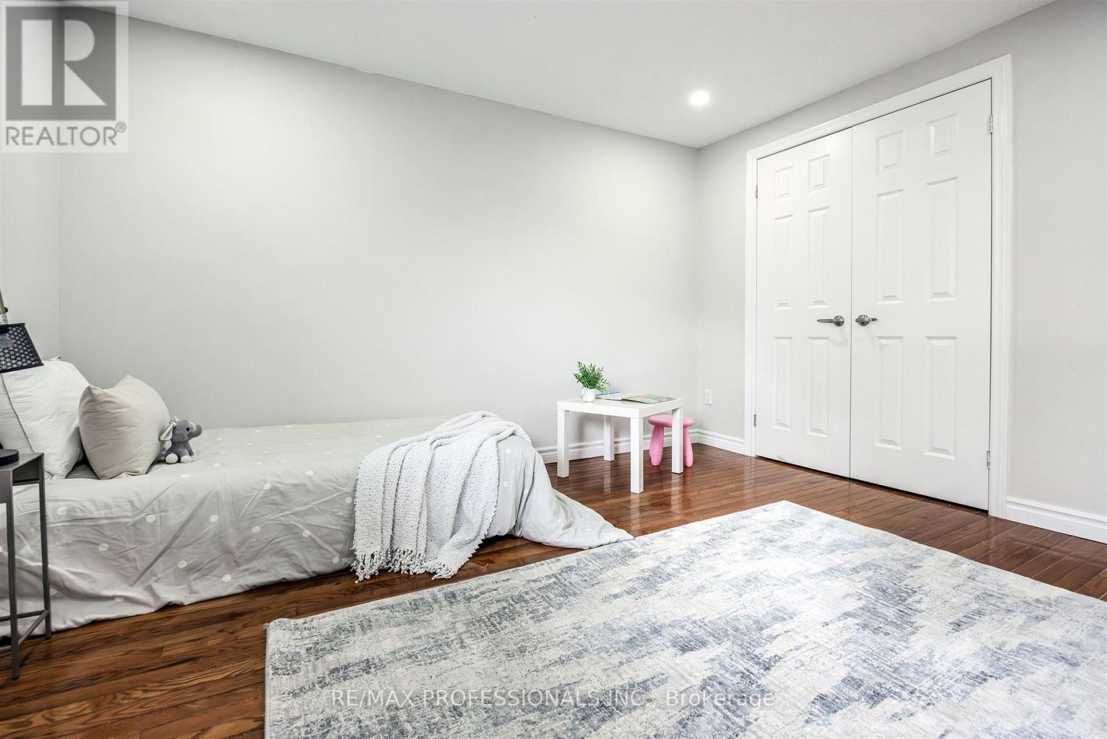 81 Millsborough Crescent, Toronto, Ontario  M9C 5E7 - Photo 28 - W12531938