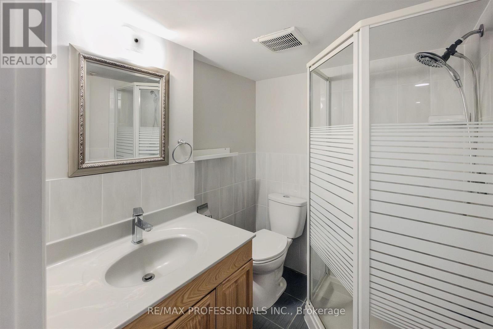 81 Millsborough Crescent, Toronto, Ontario  M9C 5E7 - Photo 32 - W12531938