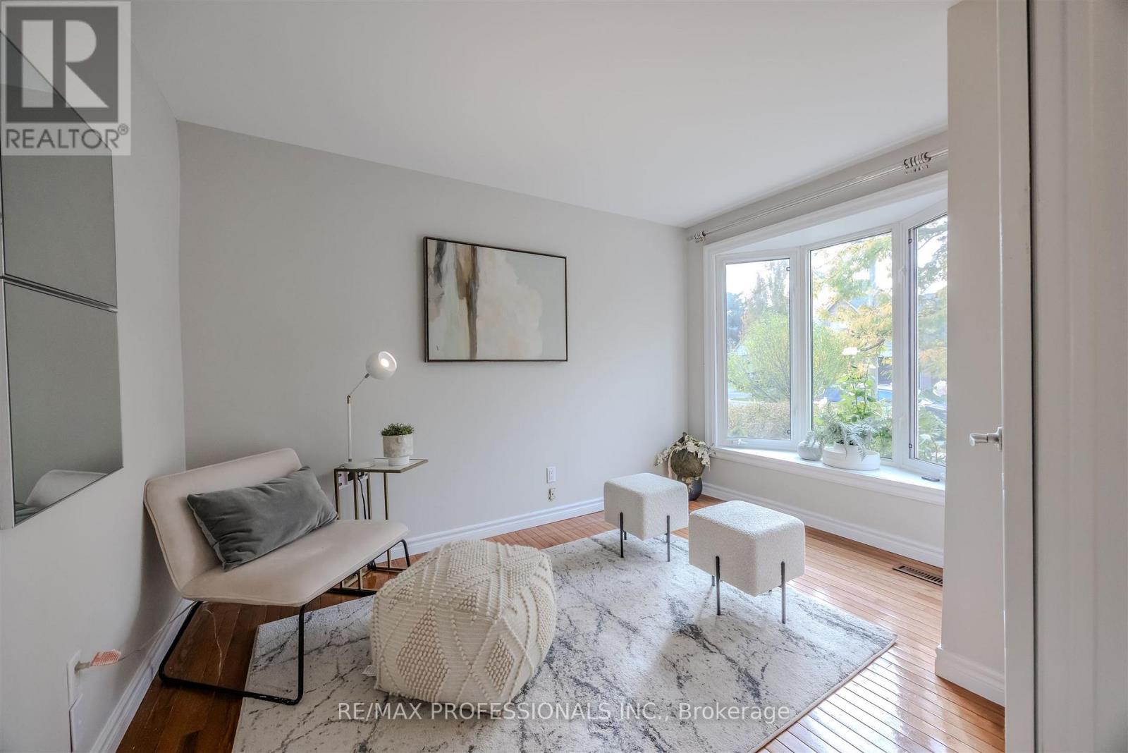 81 Millsborough Crescent, Toronto, Ontario  M9C 5E7 - Photo 5 - W12531938