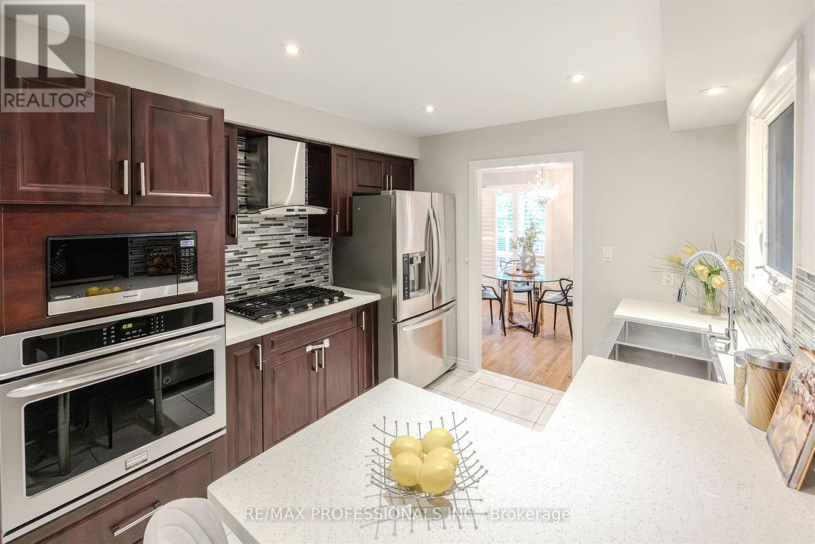 81 Millsborough Crescent, Toronto, Ontario  M9C 5E7 - Photo 9 - W12531938