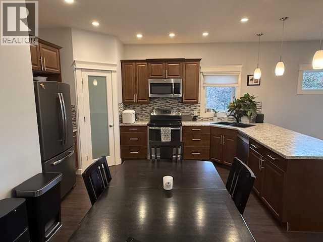 656 Hunter Drive, Drumheller, Alberta  T0J 0Y0 - Photo 3 - A2265600