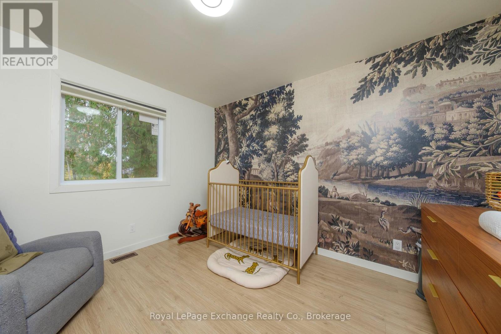 27 Dawson Drive, Kincardine, Ontario  N2Z 2X6 - Photo 12 - X12532182