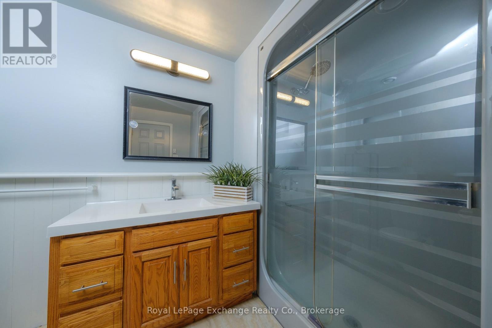 27 Dawson Drive, Kincardine, Ontario  N2Z 2X6 - Photo 19 - X12532182