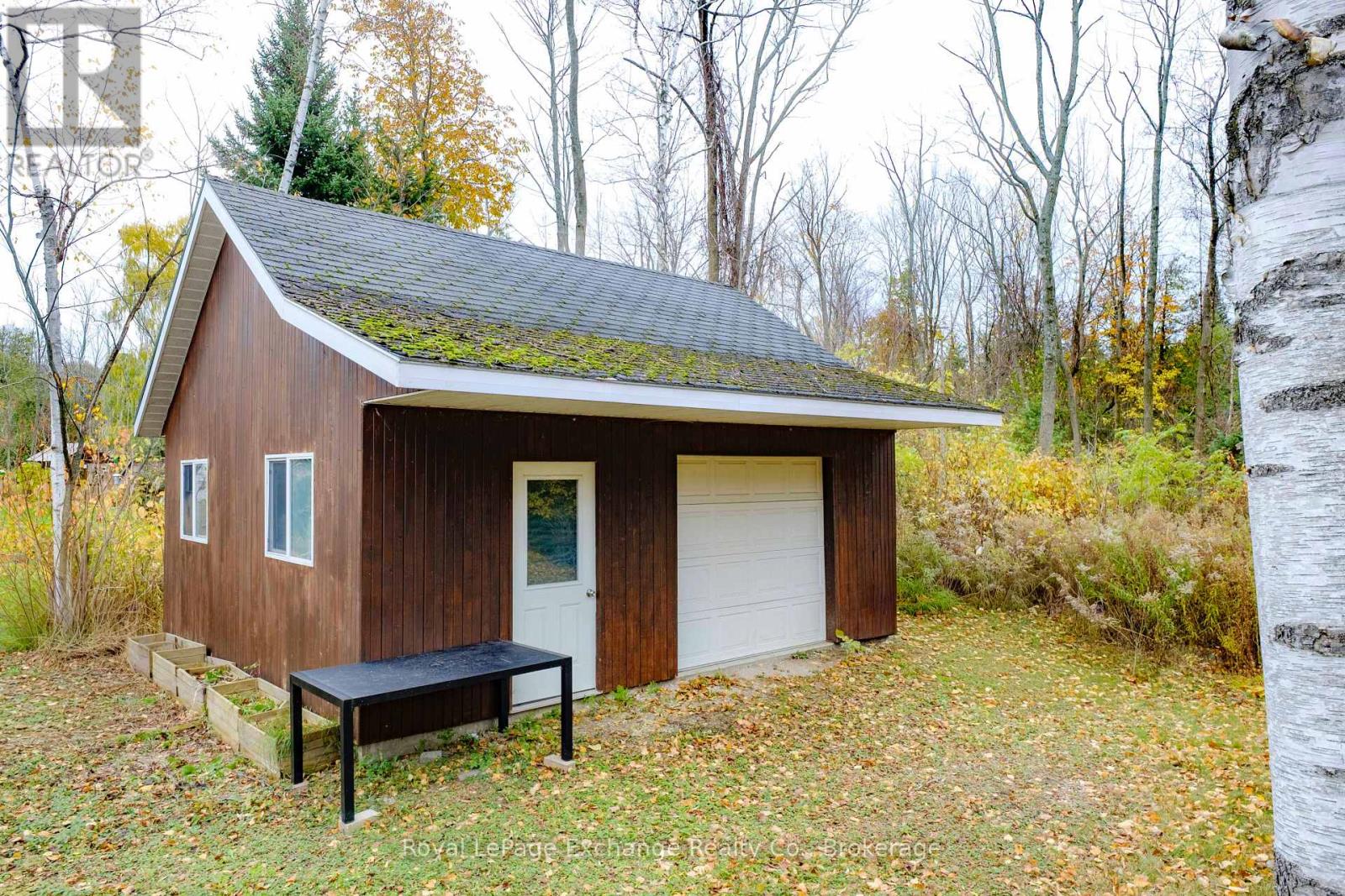 27 Dawson Drive, Kincardine, Ontario  N2Z 2X6 - Photo 4 - X12532182