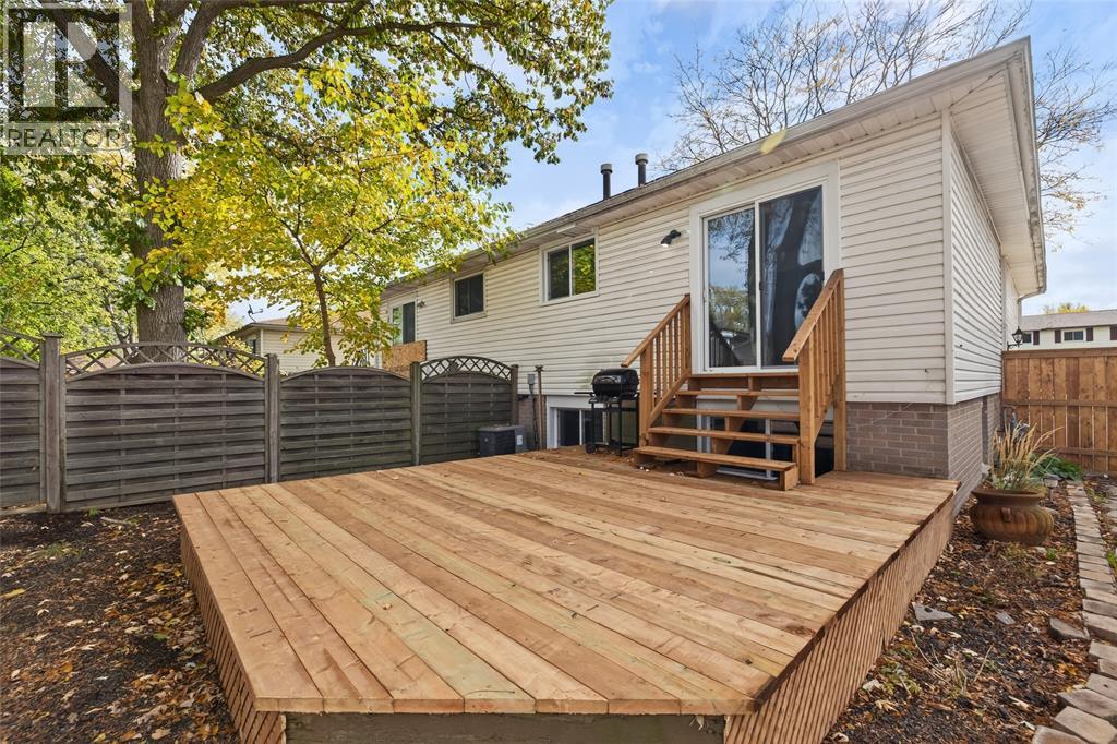 1128 Overlea Crescent, Sarnia, Ontario  N7S 4E7 - Photo 29 - 25028520