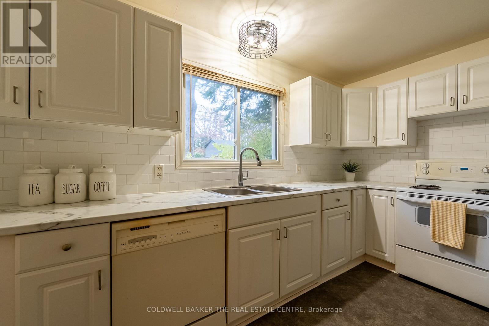 390 Fairview Drive, Gravenhurst, Ontario  P1P 1L2 - Photo 12 - X12531898