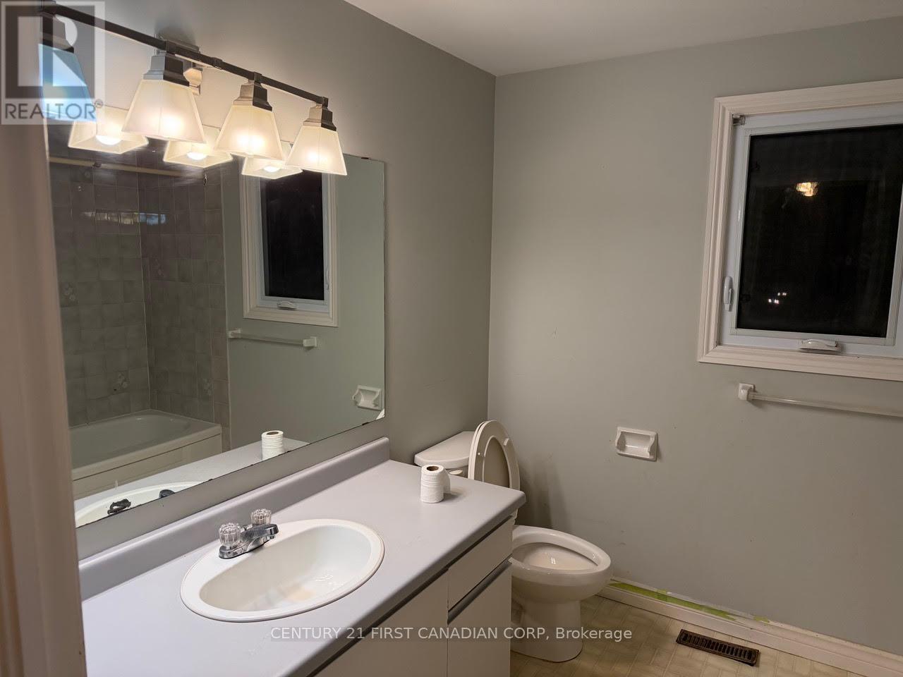 14 Donnybrook Road, London North, Ontario  N5X 3C8 - Photo 4 - X12492730