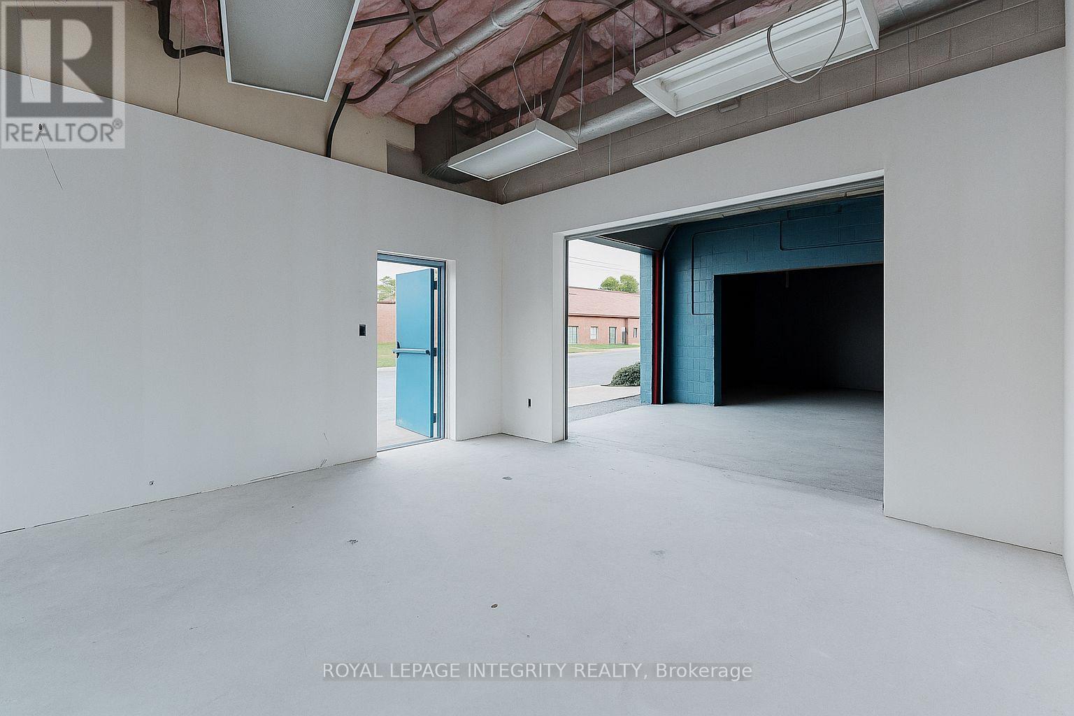 Unit 3 - 104 Elgin Street W, Arnprior, Ontario  K7S 1N8 - Photo 7 - X12435794