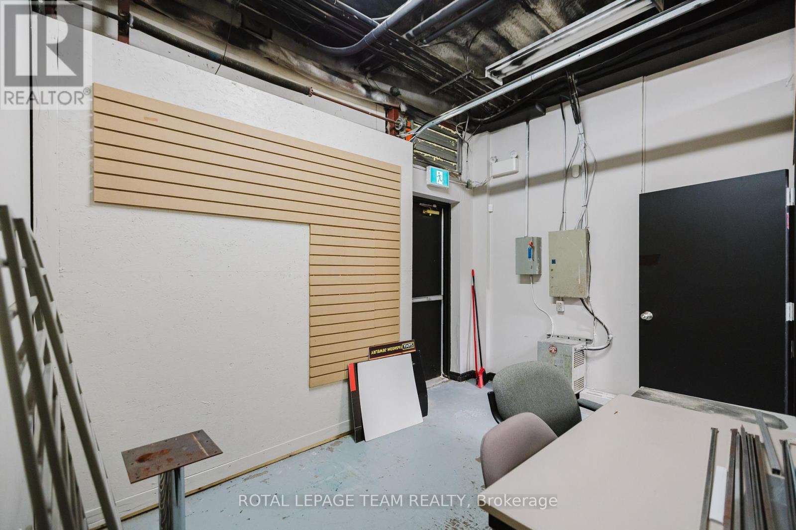 3 - 43 Roydon Place, Ottawa, Ontario  K2E 1A3 - Photo 12 - X12476463