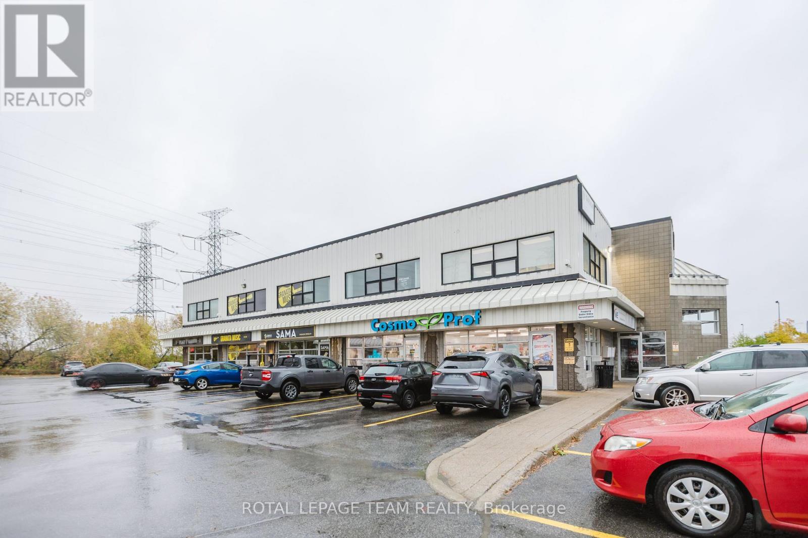 3 - 43 Roydon Place, Ottawa, Ontario  K2E 1A3 - Photo 3 - X12476463