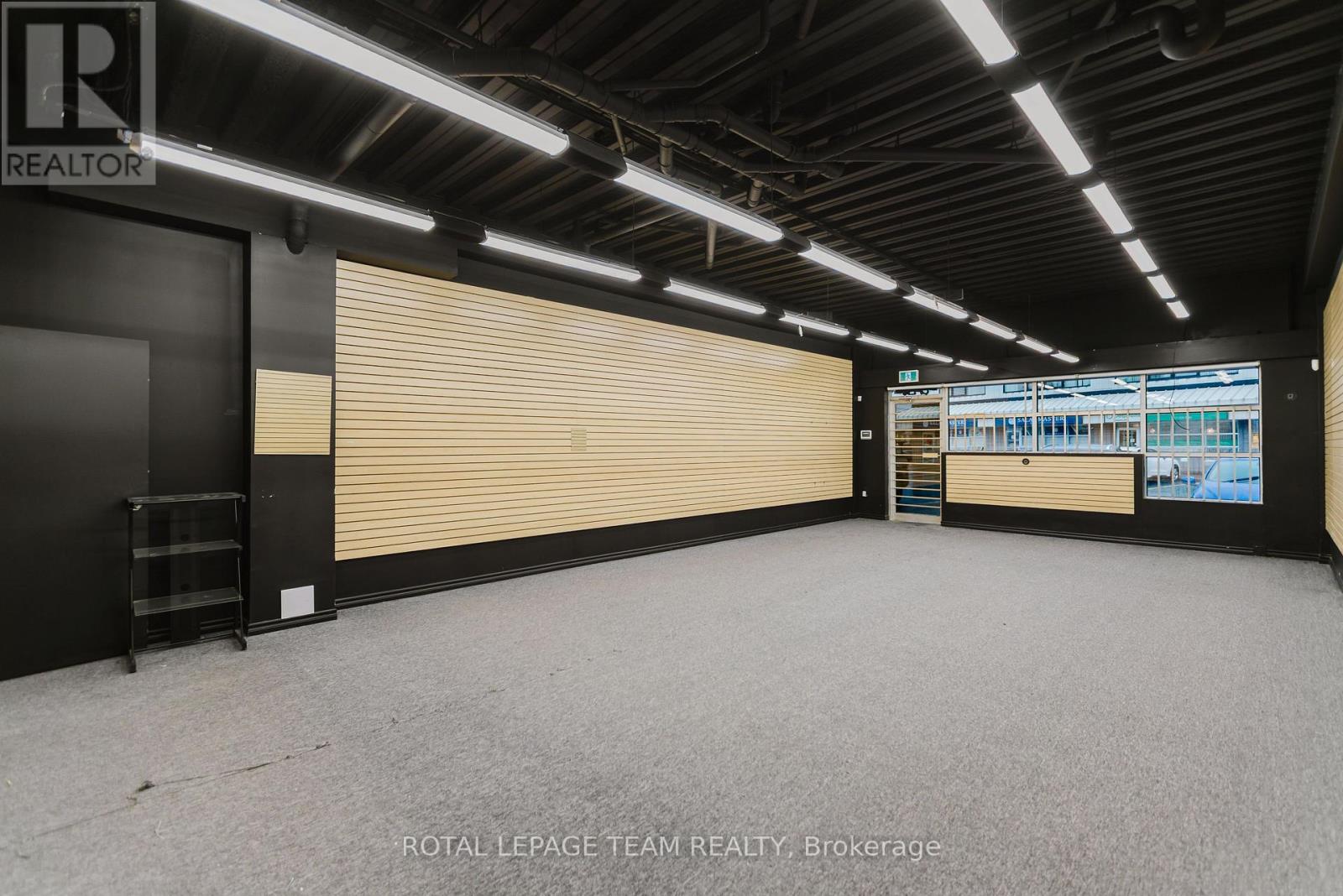 3 - 43 Roydon Place, Ottawa, Ontario  K2E 1A3 - Photo 5 - X12476463