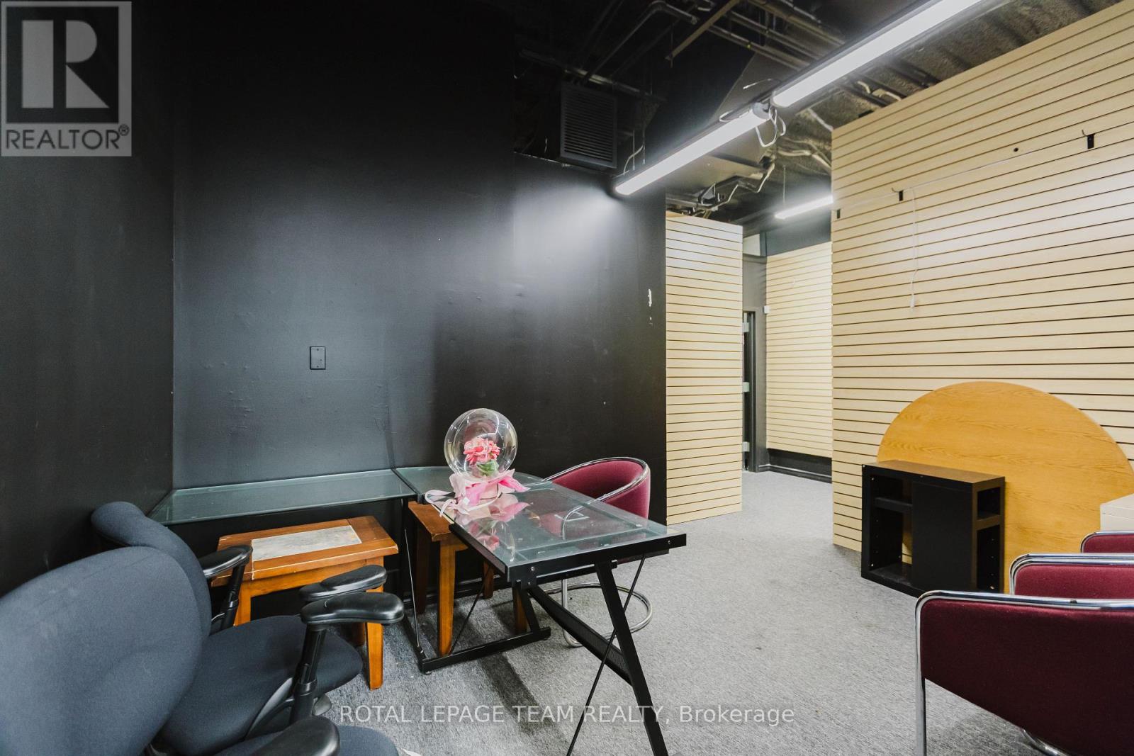 3 - 43 Roydon Place, Ottawa, Ontario  K2E 1A3 - Photo 8 - X12476463