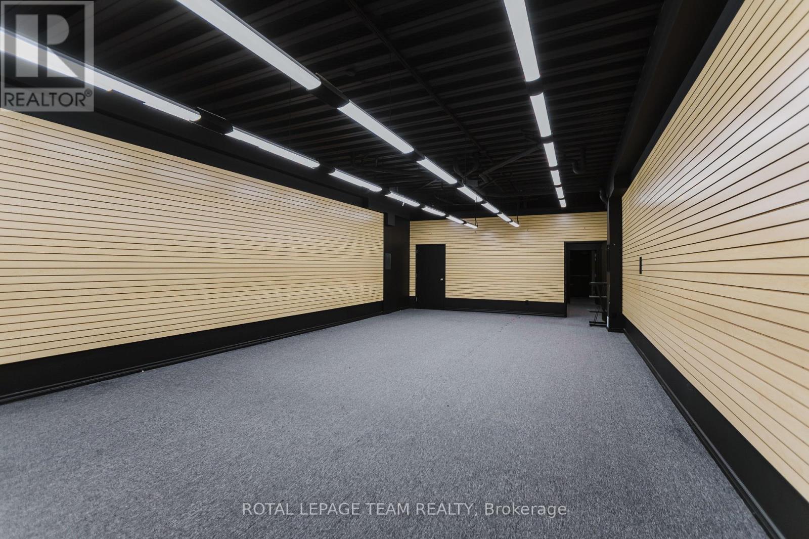 3 - 43 Roydon Place, Ottawa, Ontario  K2E 1A3 - Photo 4 - X12476463