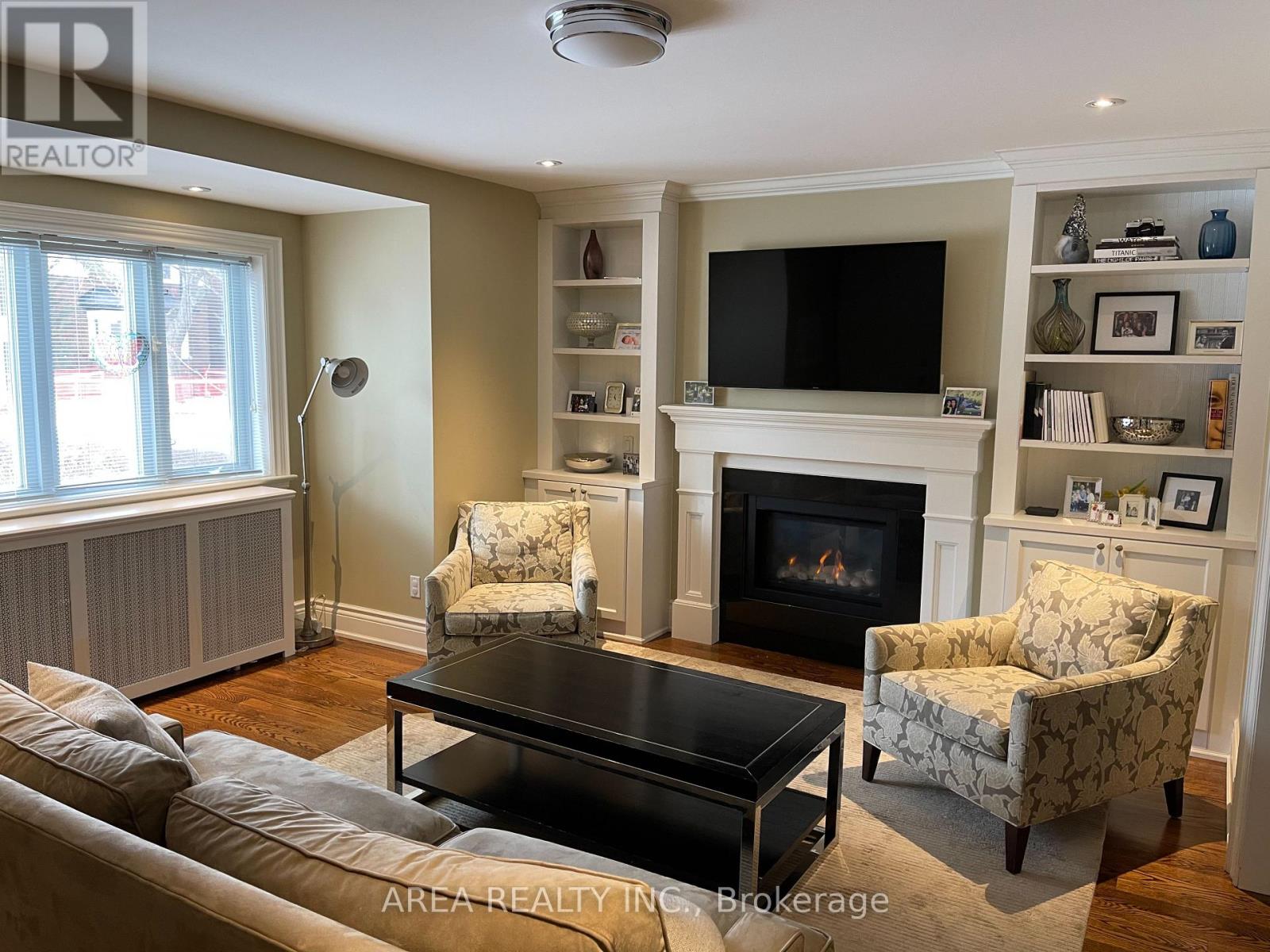 73 HUMEWOOD DRIVE, Toronto, Ontario