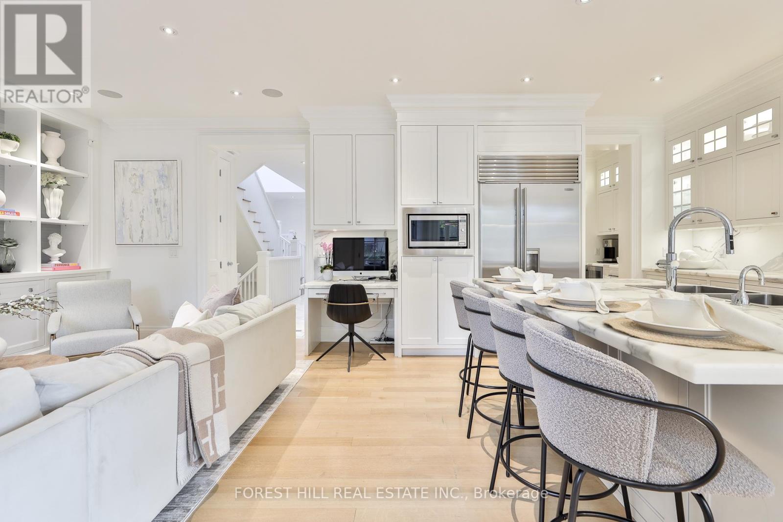 6 Esgore Drive, Toronto, Ontario  M5M 3R1 - Photo 20 - C12532226