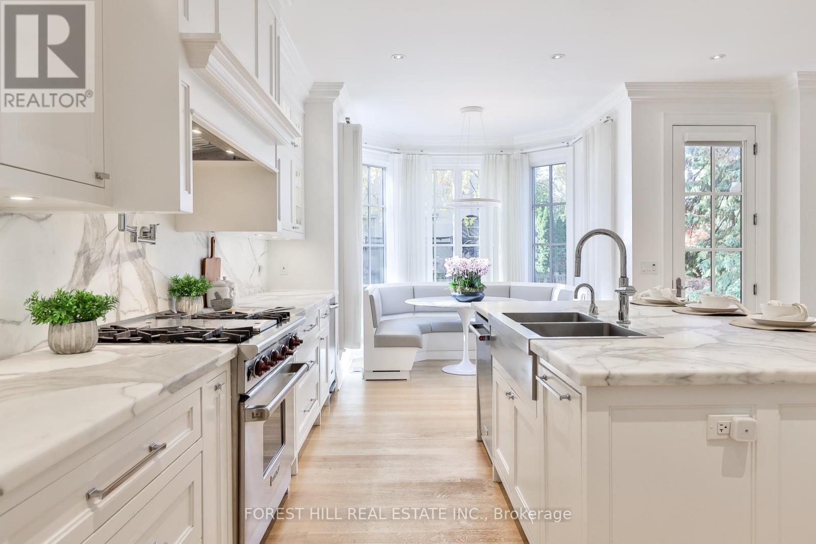 6 Esgore Drive, Toronto, Ontario  M5M 3R1 - Photo 24 - C12532226