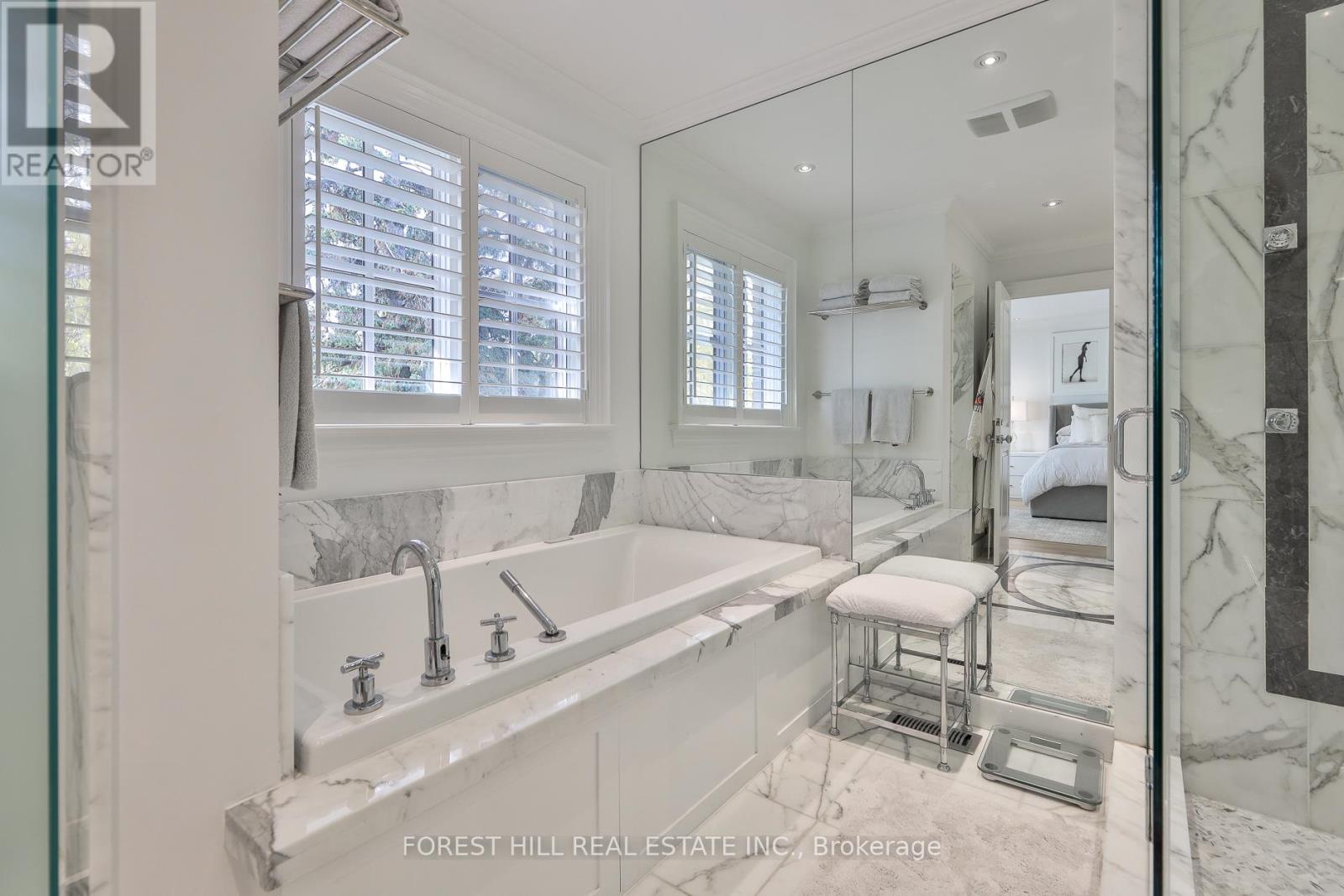 6 Esgore Drive, Toronto, Ontario  M5M 3R1 - Photo 35 - C12532226