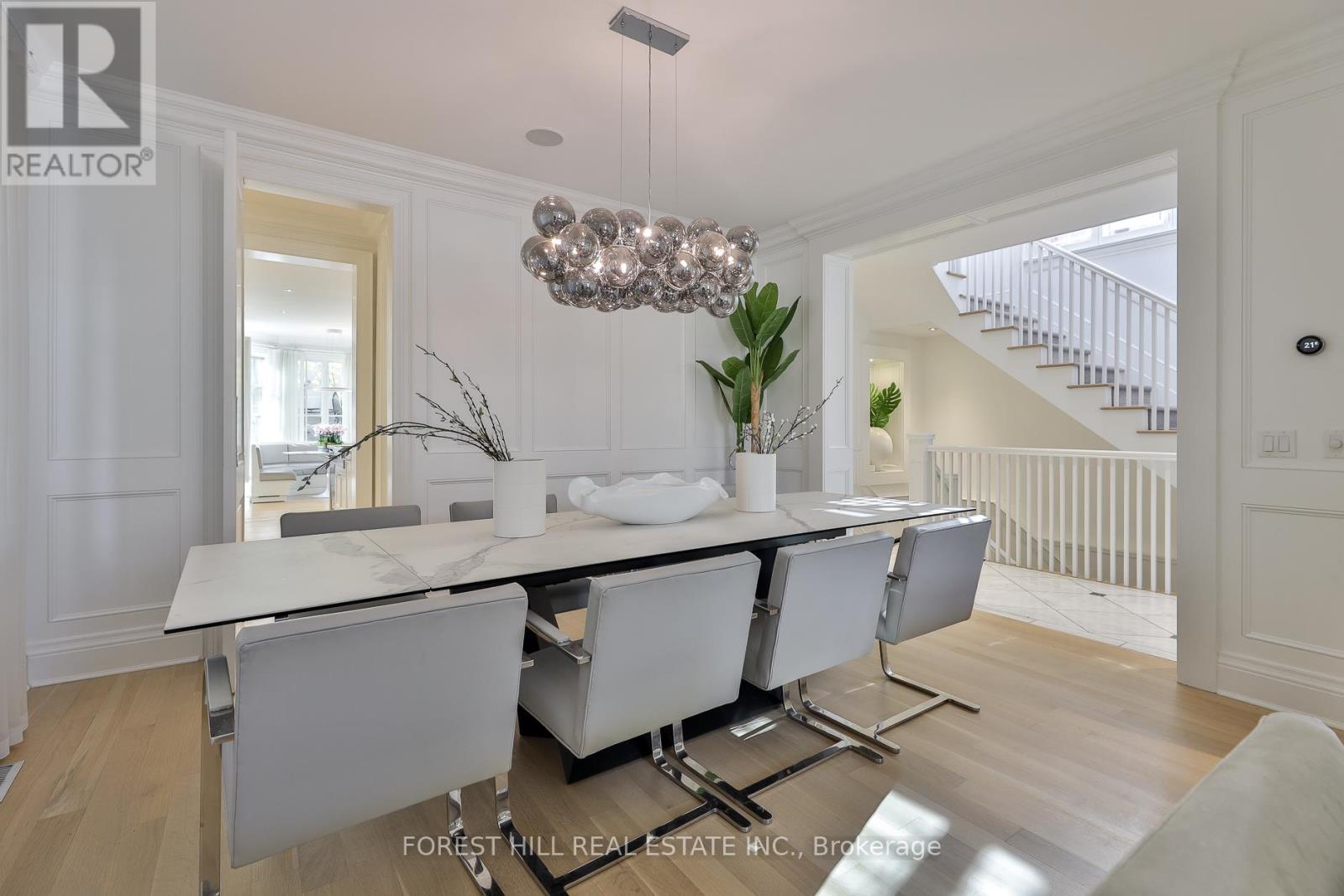 6 Esgore Drive, Toronto, Ontario  M5M 3R1 - Photo 8 - C12532226