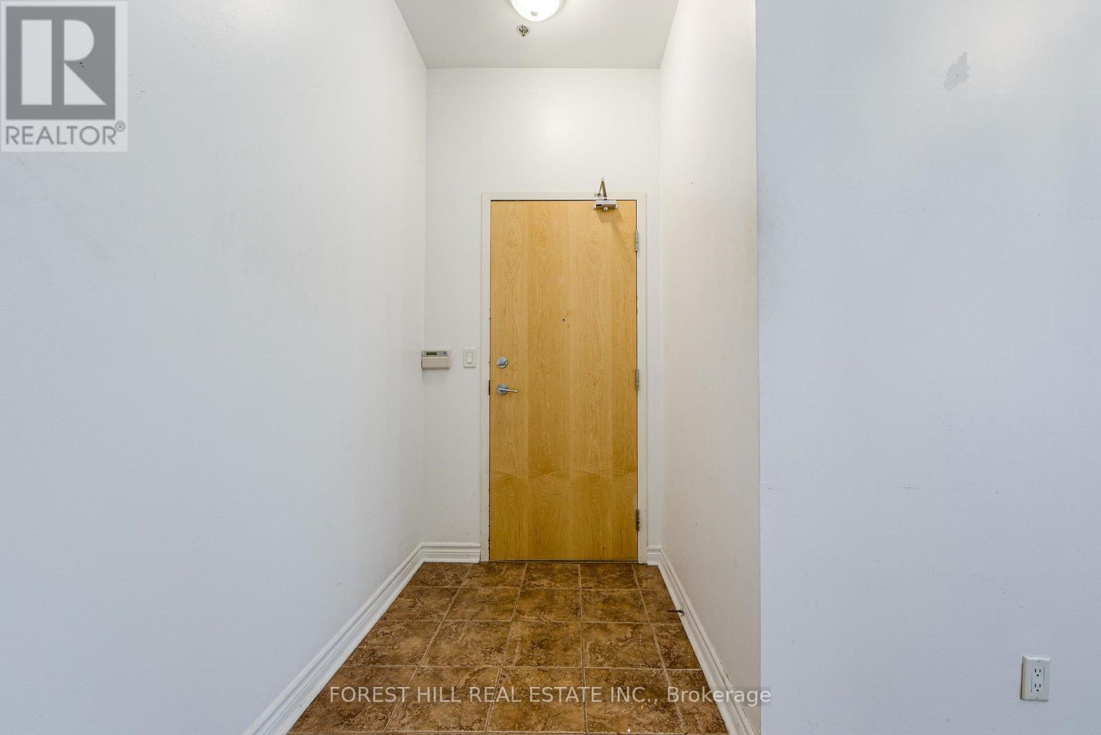 102 - 11 Christie Street, Toronto, Ontario  M6G 4C3 - Photo 2 - C12532230