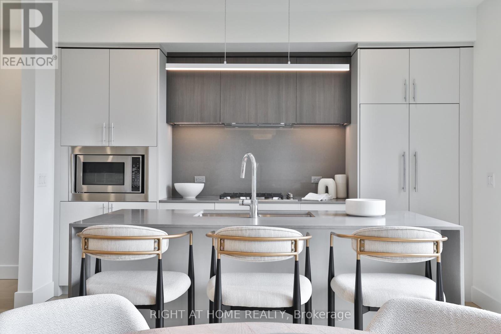 2343 Gerrard Street E, Toronto, Ontario  M4E 2E6 - Photo 10 - E12532014