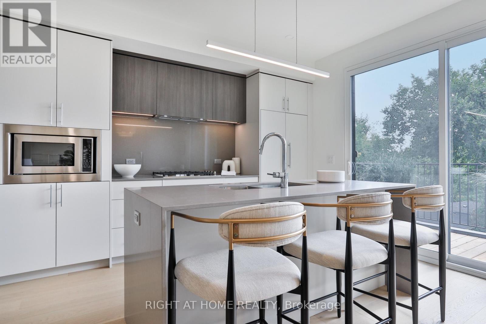 2343 Gerrard Street E, Toronto, Ontario  M4E 2E6 - Photo 11 - E12532014