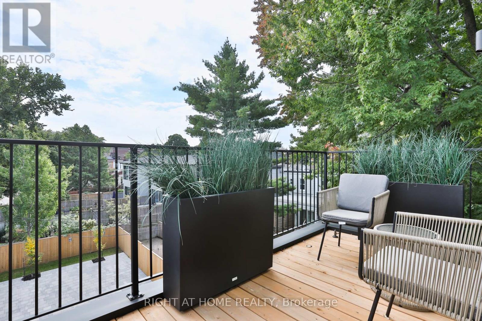 2343 Gerrard Street E, Toronto, Ontario  M4E 2E6 - Photo 12 - E12532014