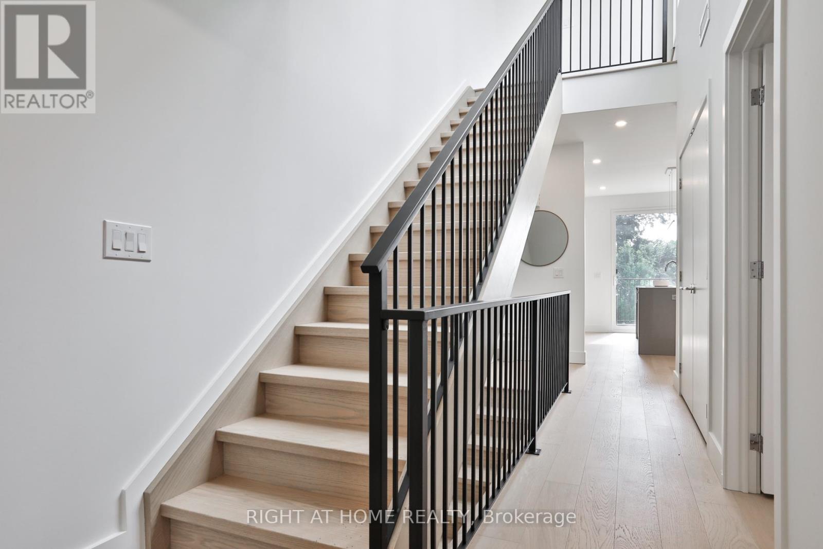 2343 Gerrard Street E, Toronto, Ontario  M4E 2E6 - Photo 14 - E12532014