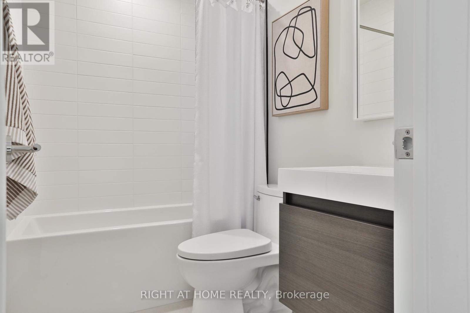 2343 Gerrard Street E, Toronto, Ontario  M4E 2E6 - Photo 26 - E12532014