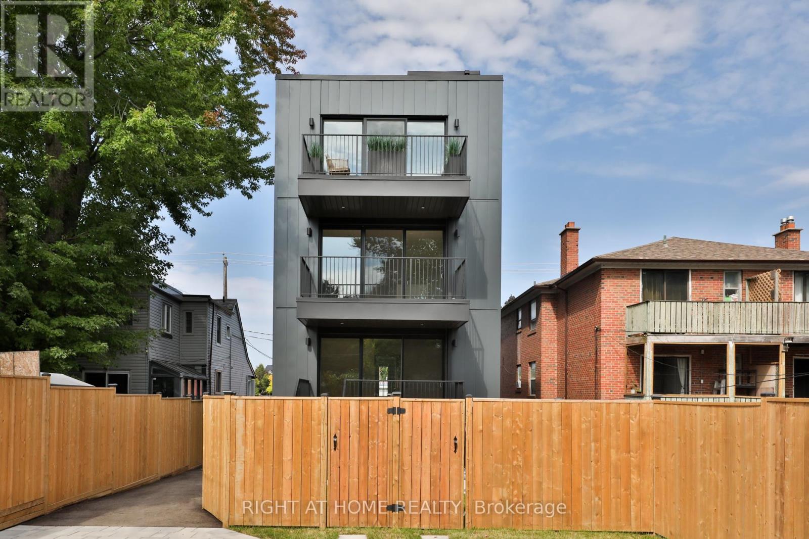 2343 Gerrard Street E, Toronto, Ontario  M4E 2E6 - Photo 3 - E12532014
