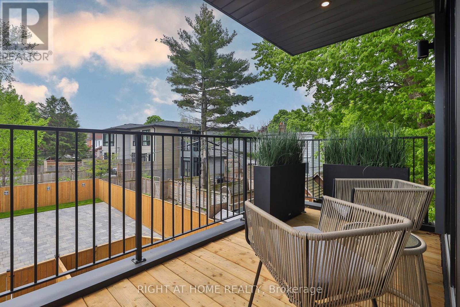 2343 Gerrard Street E, Toronto, Ontario  M4E 2E6 - Photo 12 - E12532170