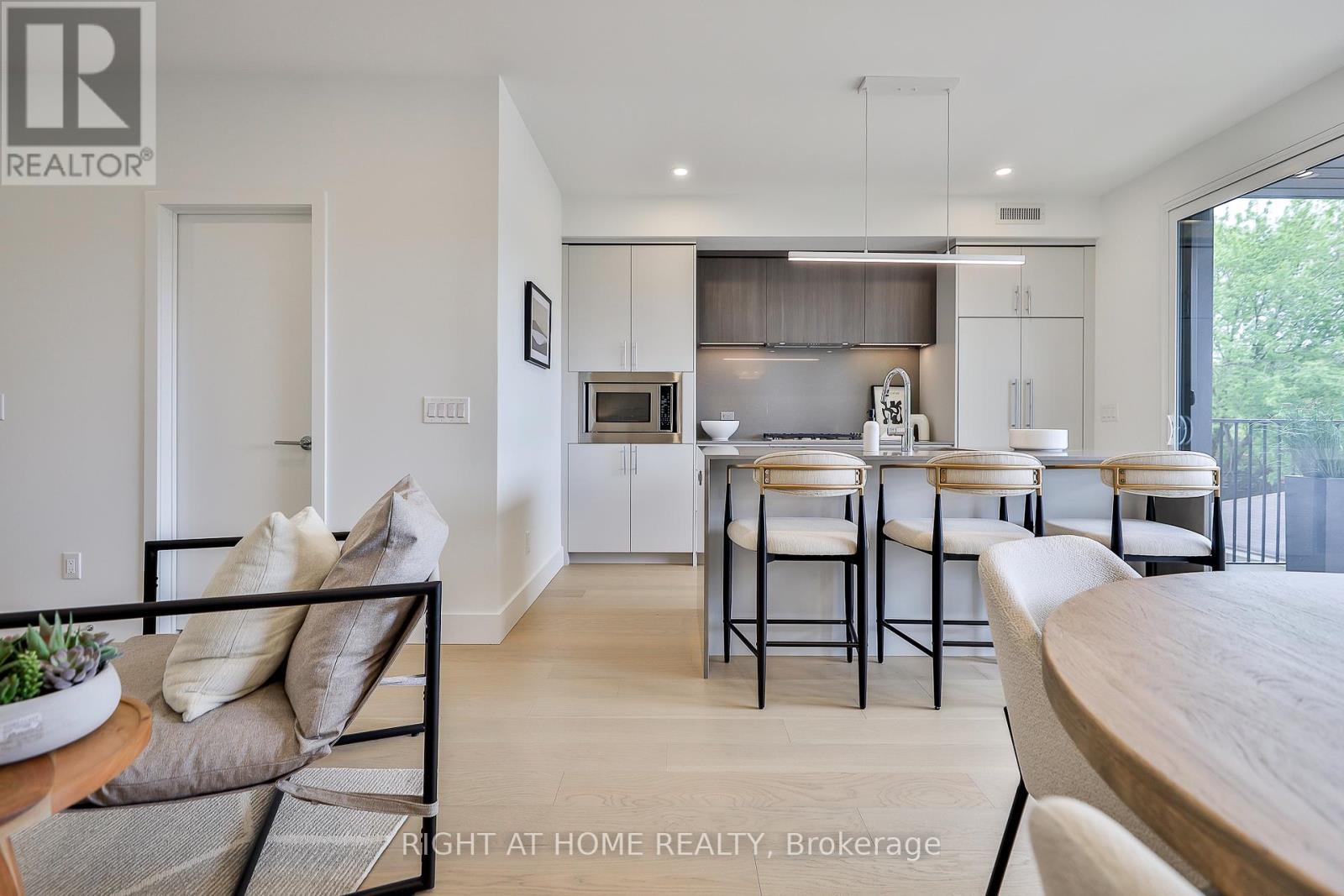 2343 Gerrard Street E, Toronto, Ontario  M4E 2E6 - Photo 5 - E12532170