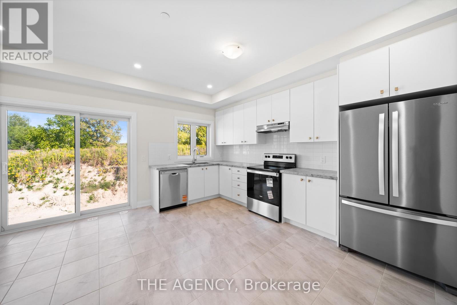 25 - 22 Marret Lane, Clarington, Ontario  L1B 1J2 - Photo 2 - E12532194