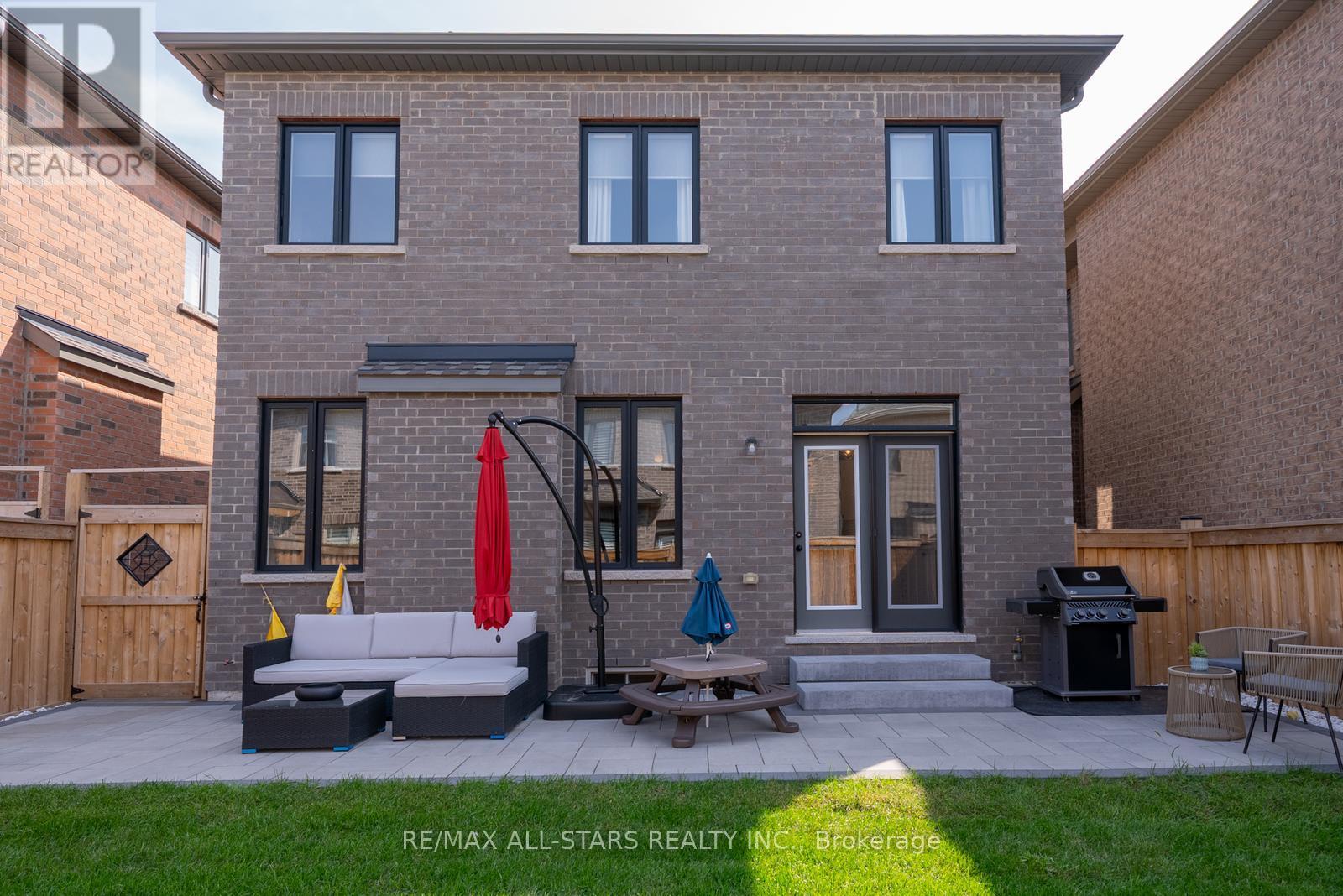 197 Boundary Boulevard, Whitchurch-Stouffville (Stouffville), Ontario  L4A 4W3 - Photo 42 - N12394070