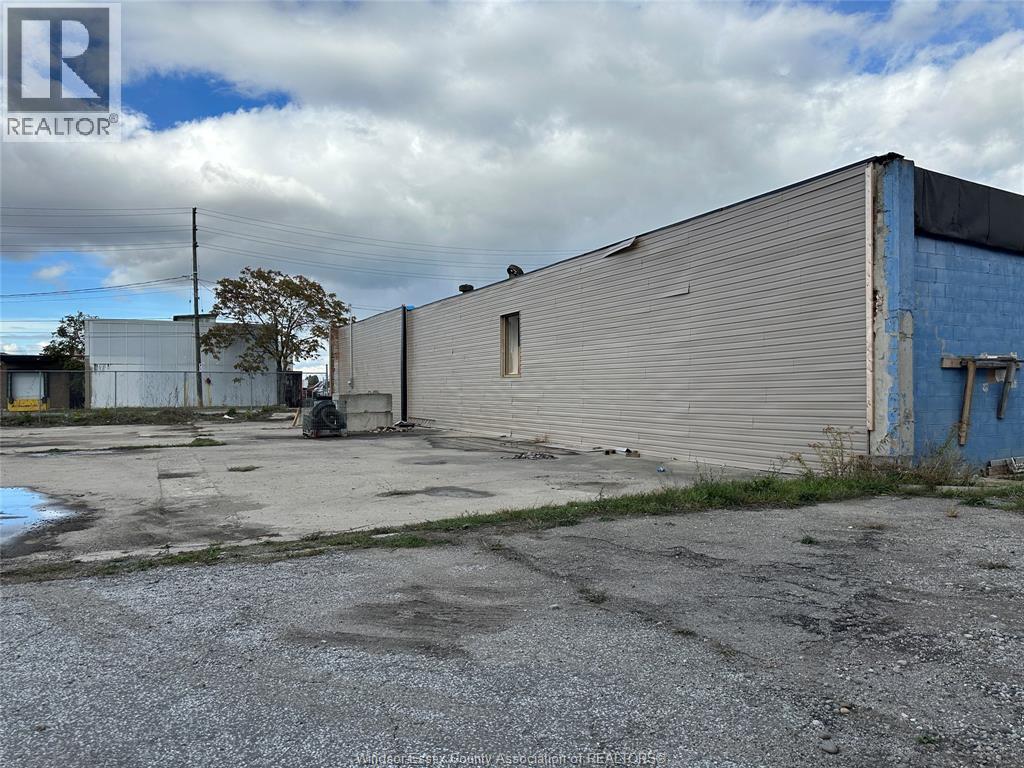 1076 Walker Road, Windsor, Ontario  N8Y 2N7 - Photo 2 - 25028484