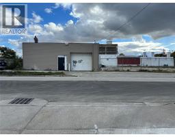 1076 WALKER ROAD, Windsor, Ontario