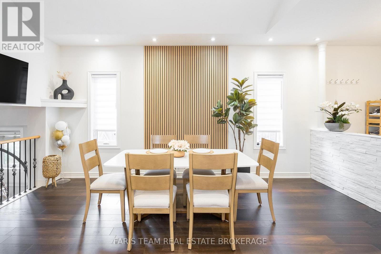 1075 Muriel Street, Innisfil, Ontario  L9S 4W7 - Photo 11 - N12531966