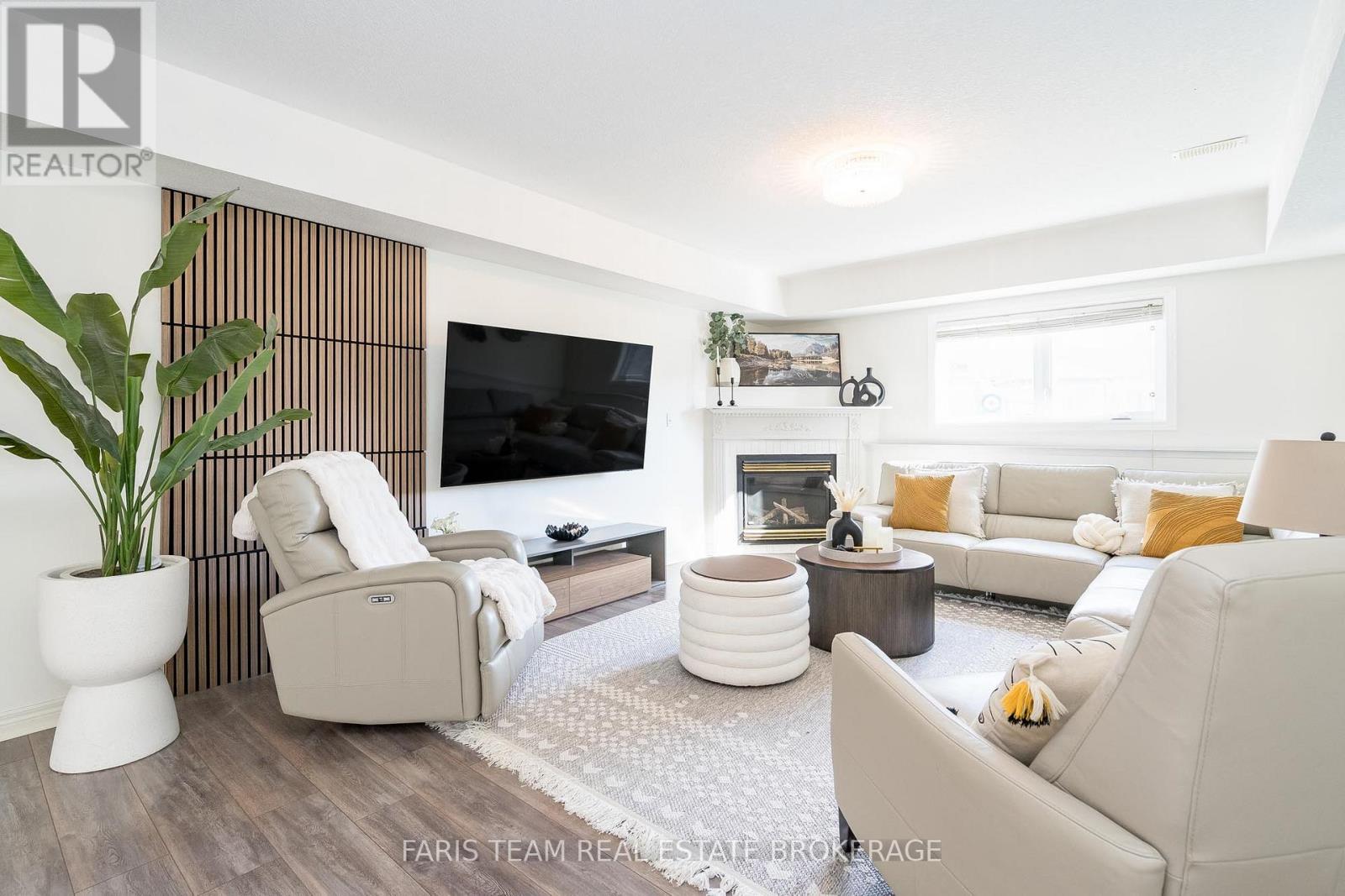 1075 Muriel Street, Innisfil, Ontario  L9S 4W7 - Photo 14 - N12531966