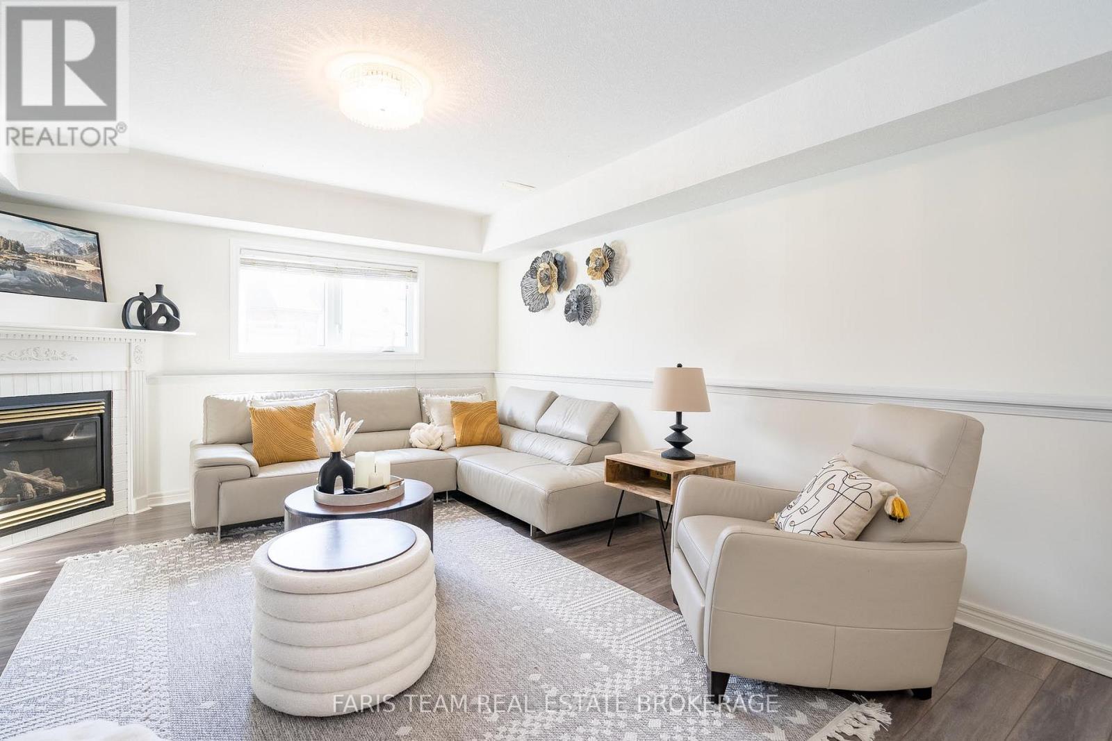 1075 Muriel Street, Innisfil, Ontario  L9S 4W7 - Photo 15 - N12531966