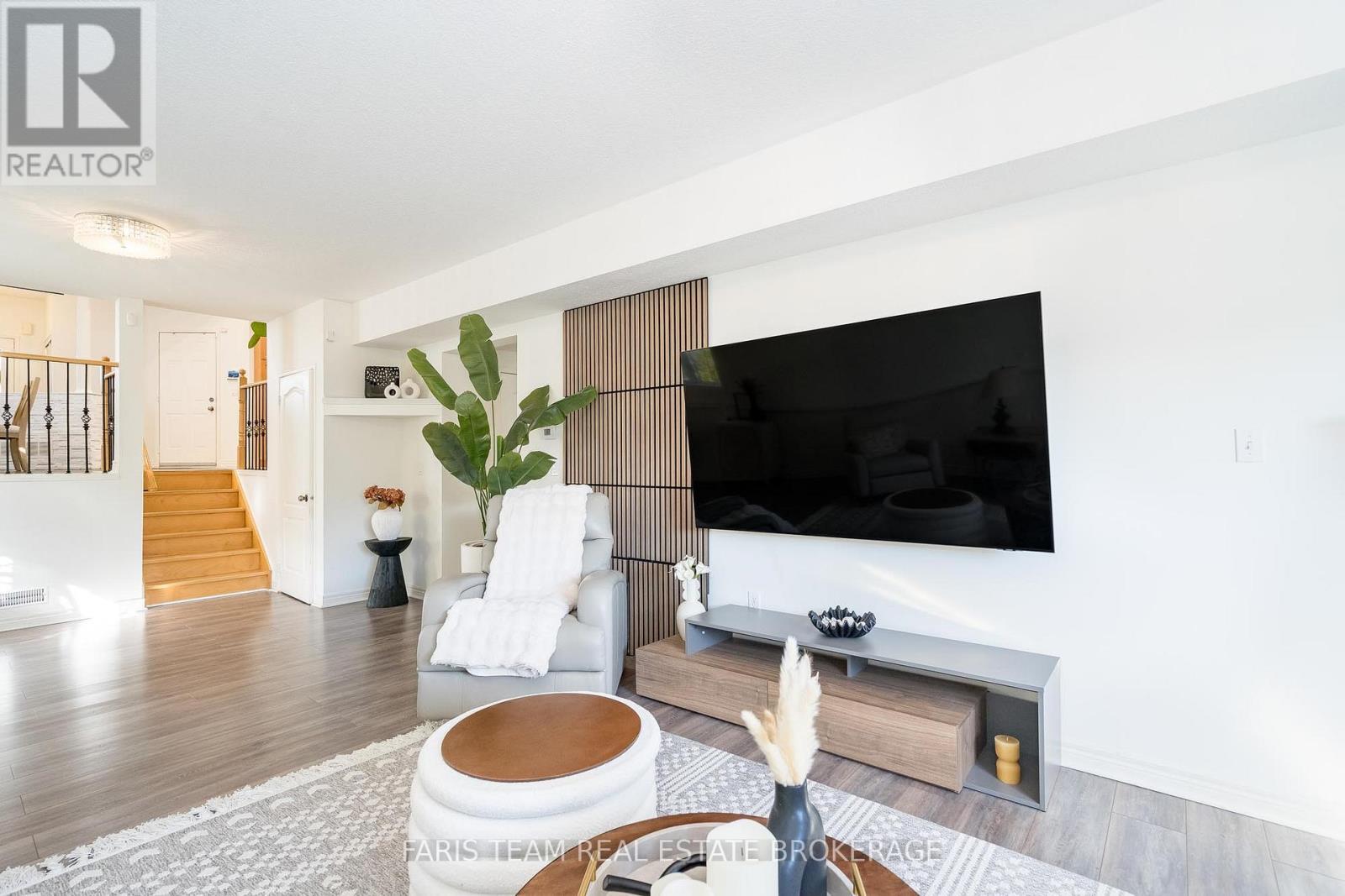 1075 Muriel Street, Innisfil, Ontario  L9S 4W7 - Photo 17 - N12531966