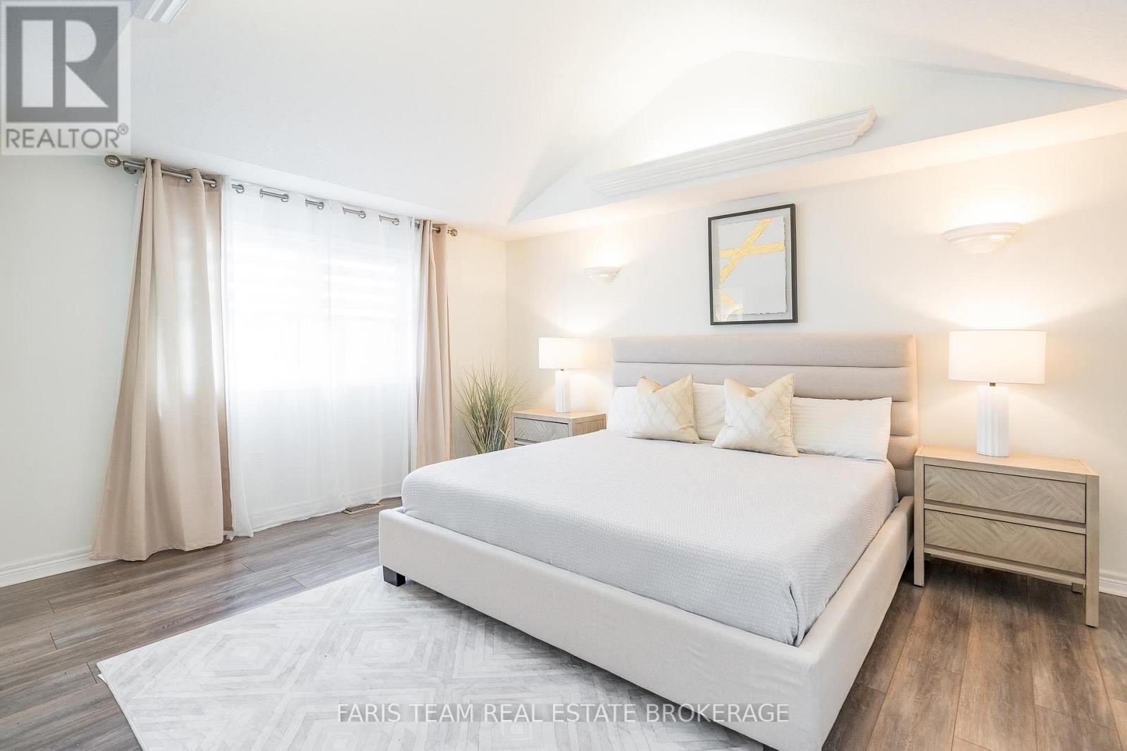 1075 Muriel Street, Innisfil, Ontario  L9S 4W7 - Photo 18 - N12531966