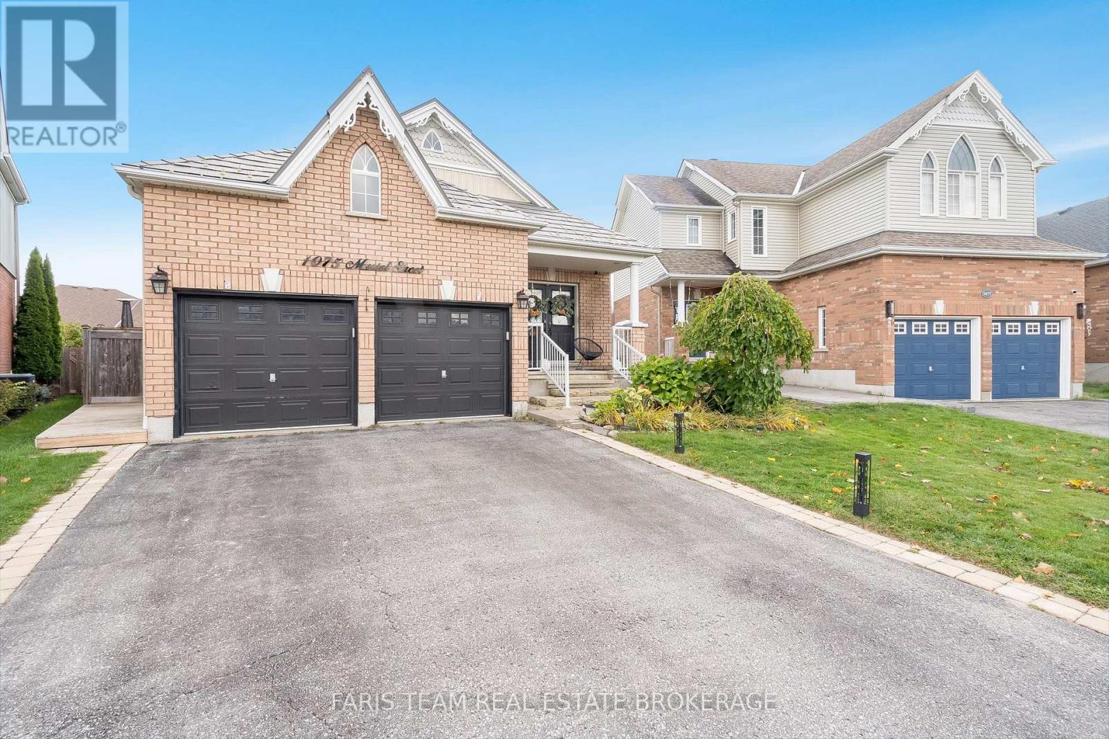 1075 Muriel Street, Innisfil, Ontario  L9S 4W7 - Photo 2 - N12531966