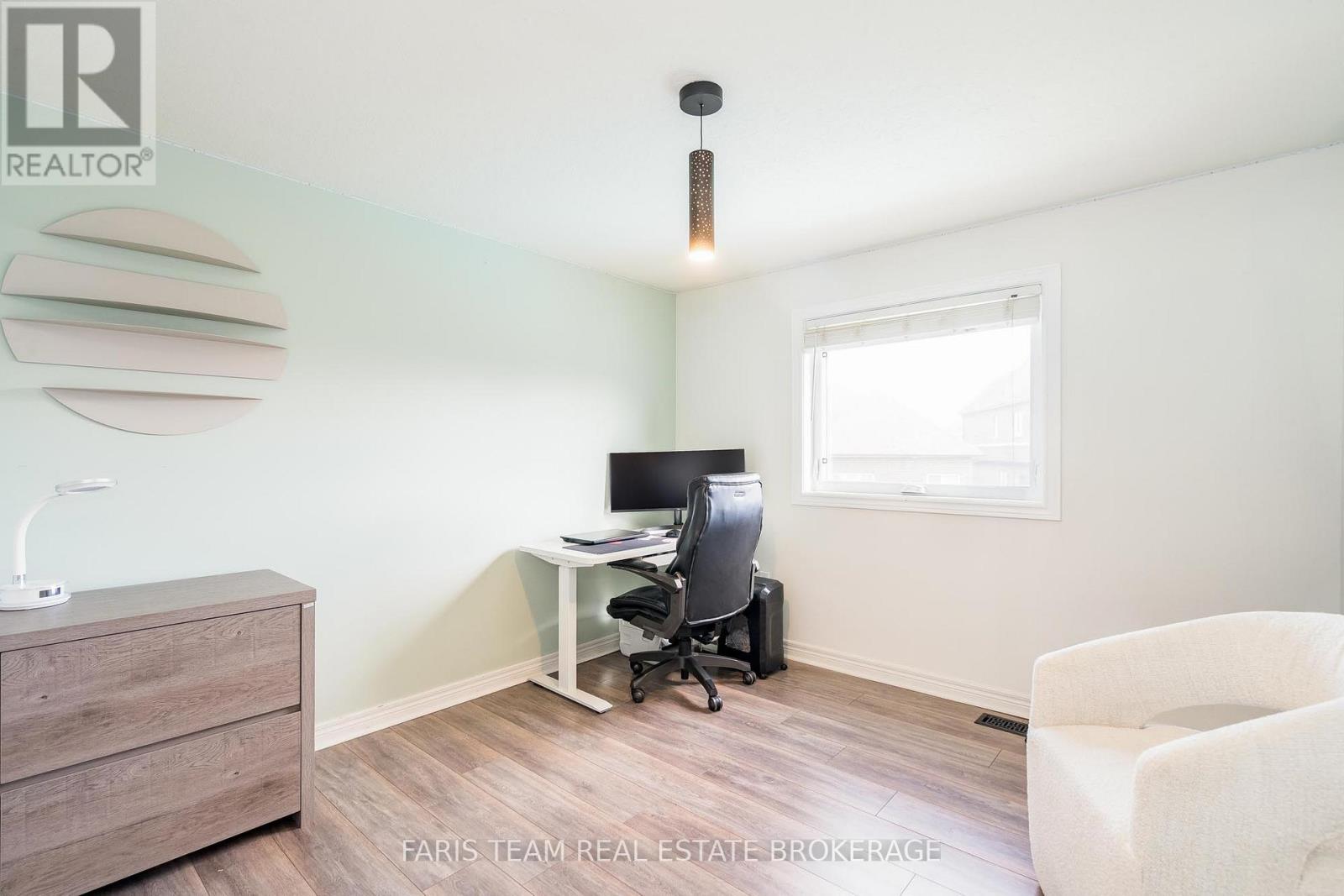 1075 Muriel Street, Innisfil, Ontario  L9S 4W7 - Photo 23 - N12531966