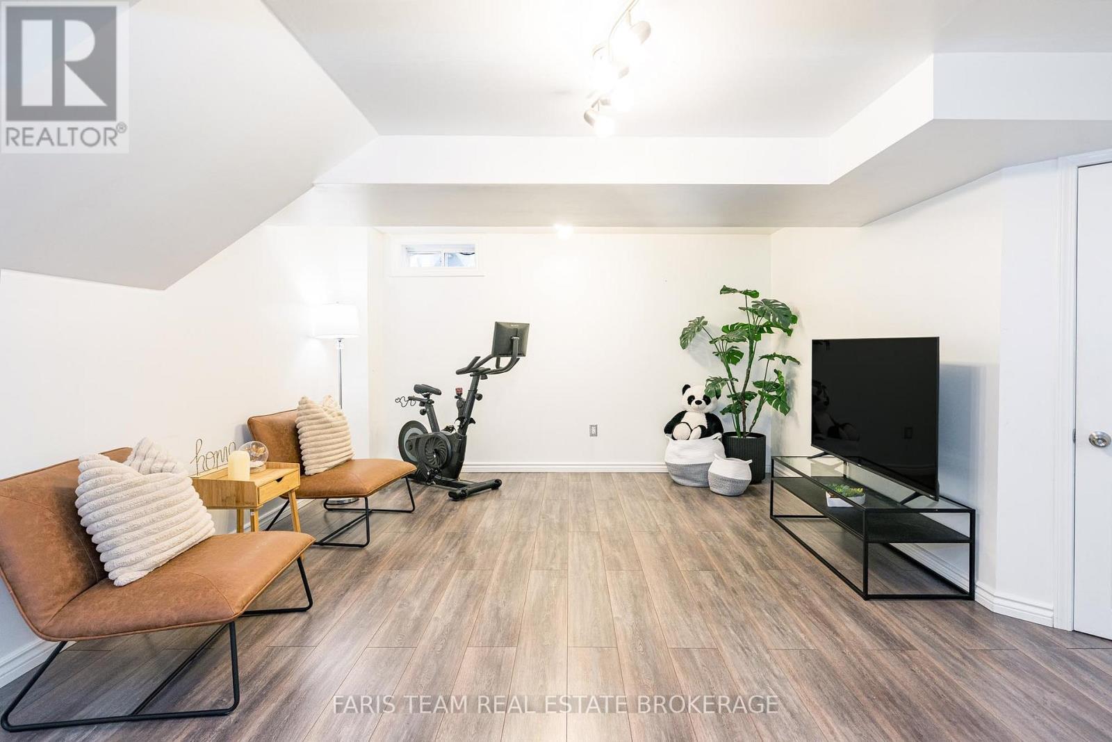 1075 Muriel Street, Innisfil, Ontario  L9S 4W7 - Photo 25 - N12531966