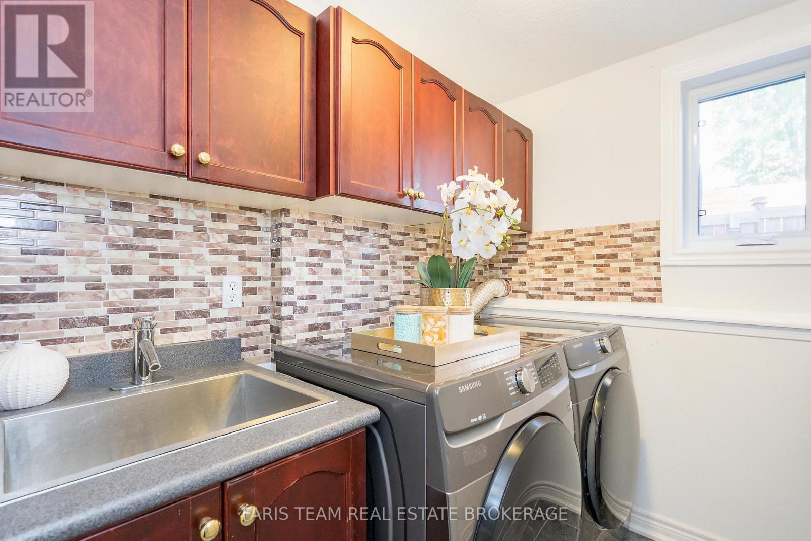 1075 Muriel Street, Innisfil, Ontario  L9S 4W7 - Photo 27 - N12531966