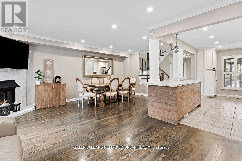 78 Sunshine Drive, Richmond Hill, Ontario  L4C 8H2 - Photo 9 - N12532034