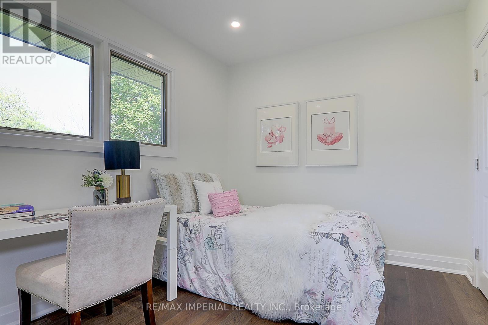 98 Belfry Drive, Newmarket, Ontario  L3Y 3G1 - Photo 21 - N12532102