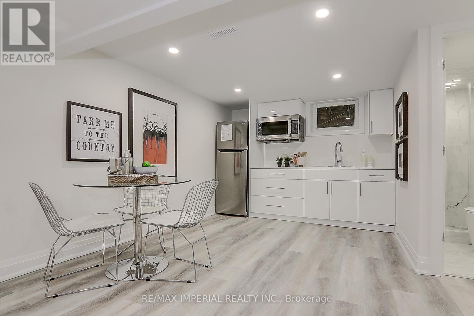 98 Belfry Drive, Newmarket, Ontario  L3Y 3G1 - Photo 32 - N12532102