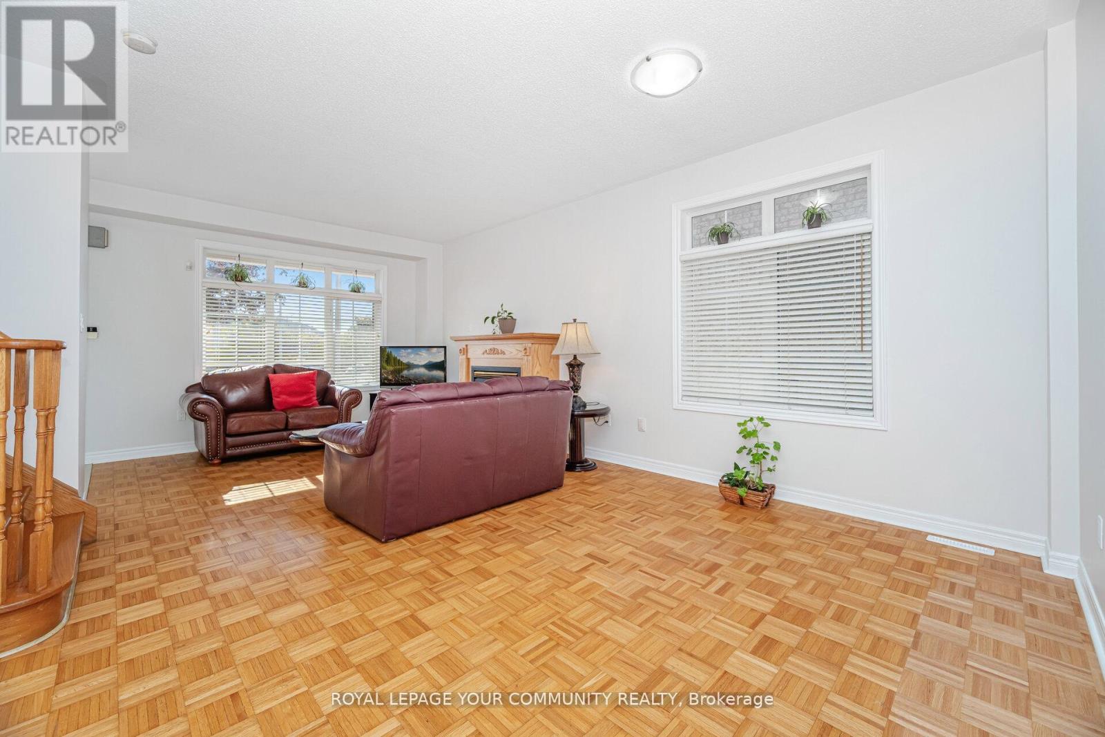 264 America Avenue, Vaughan, Ontario  L6A 3G8 - Photo 12 - N12532136